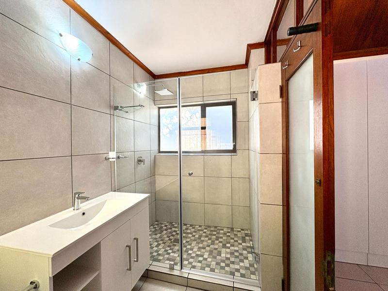 To Let 3 Bedroom Property for Rent in Gordons Bay Western Cape